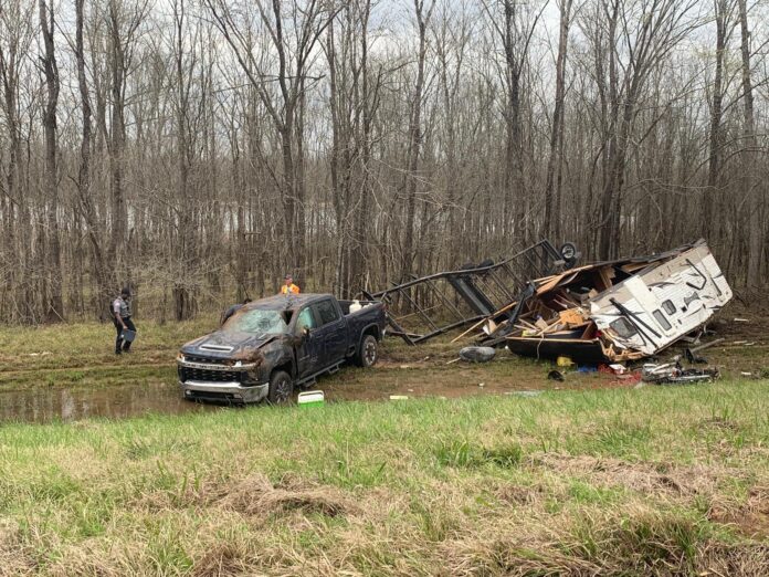 Natchitoches: Oklahoma couple suffered minor injuries in an I-49 Hit & Run Crash