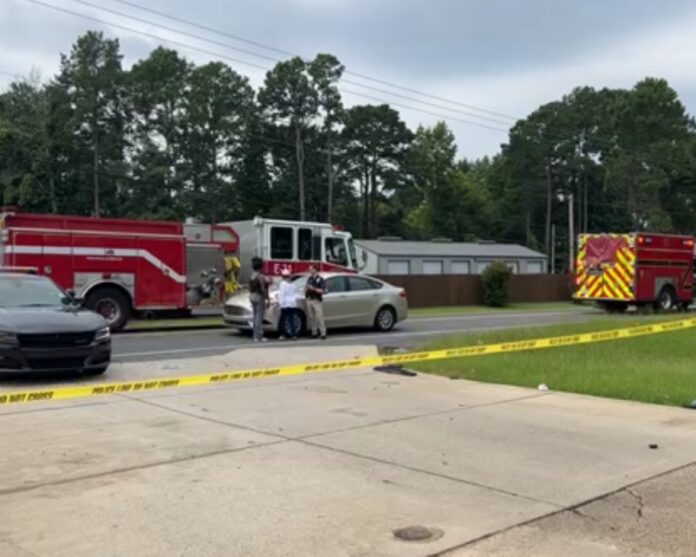 Shreveport: Shooting and standoff on Crooked Creek Drive; multiple persons injured (Photo Source: Love Shreveport-Bossier)