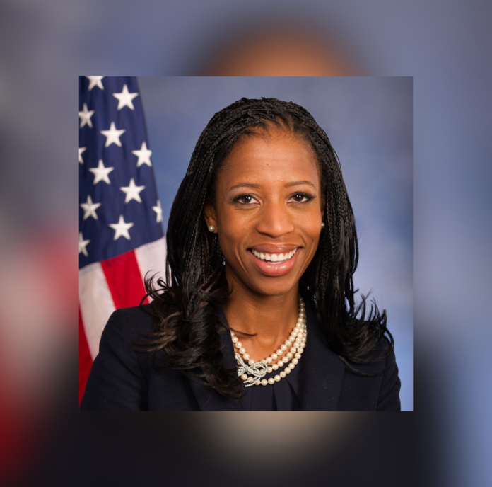 Former Representative Mia Love Dies at 49 Following Battle with Glioblastoma